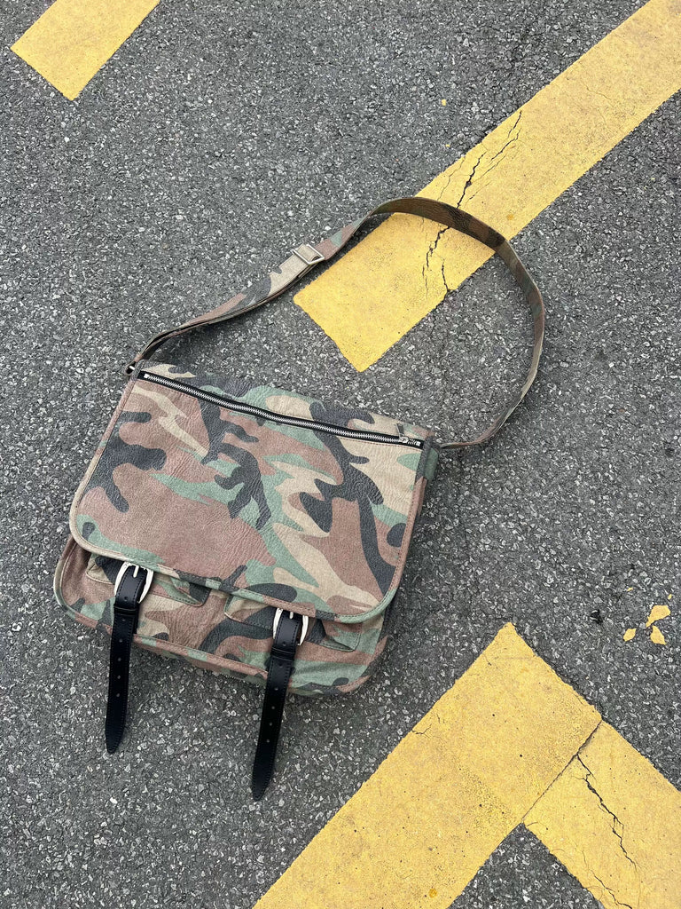 HermitCreate Camo Buckle Messenger Bag